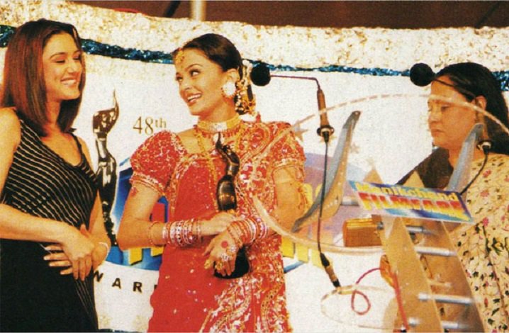 BombayBasanti's tweet photo. 48th Filmfare Awards - Best Actress Aishwarya Rai (Devdas 2002) with Preity Zinta and Jaya Bachchan
@juniorbachchan @SrBachchan https://t.co/JF9w4Sxe2f