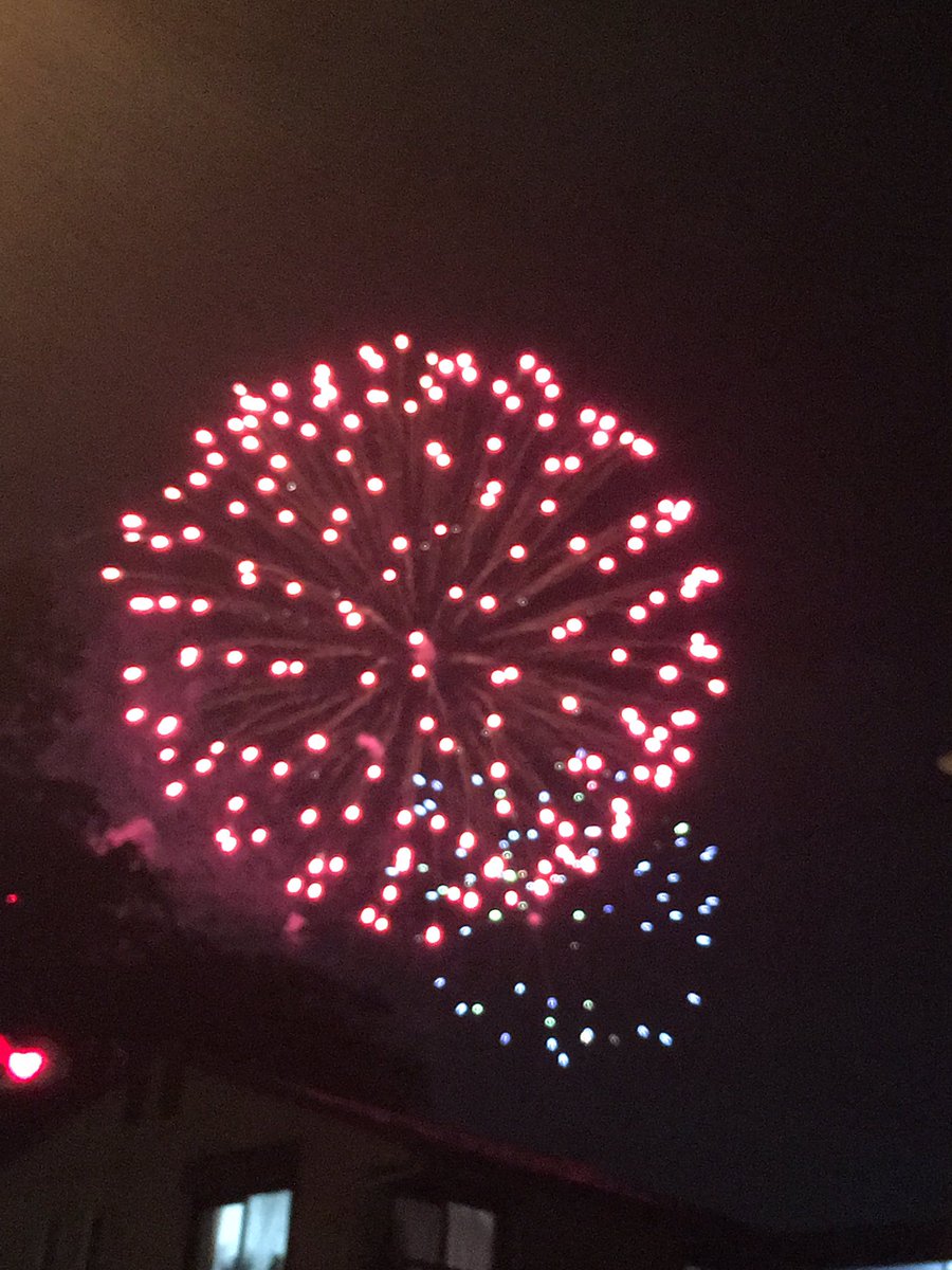 roll47mon's tweet photo. 花火〜🎆 https://t.co/ubH5uA2bSE