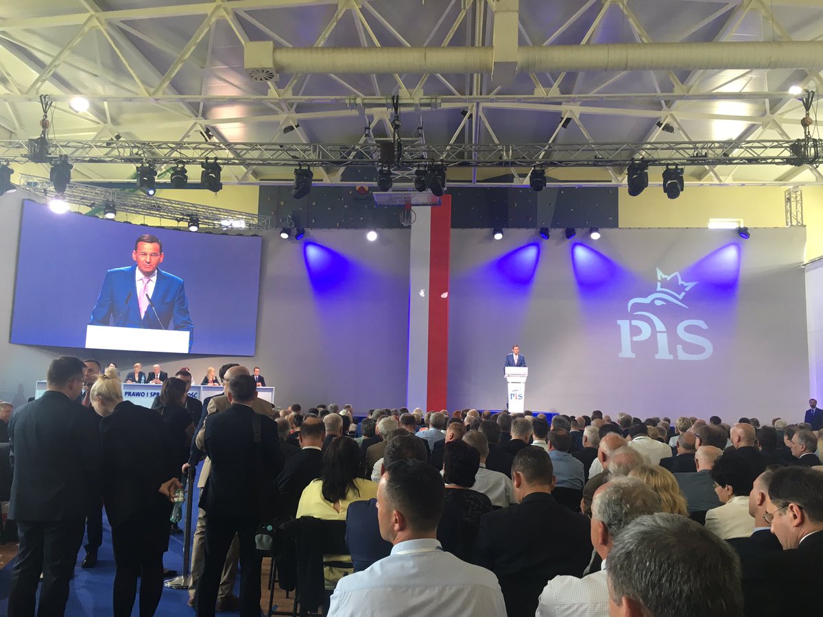 JEmilewicz's tweet image. #Morawiecki oszczędności, inwestycje, innowacje i infrastruktura. Tego dziś potrzebujemy najbardziej. @MR_GOV_PL #PolskaJestJedna