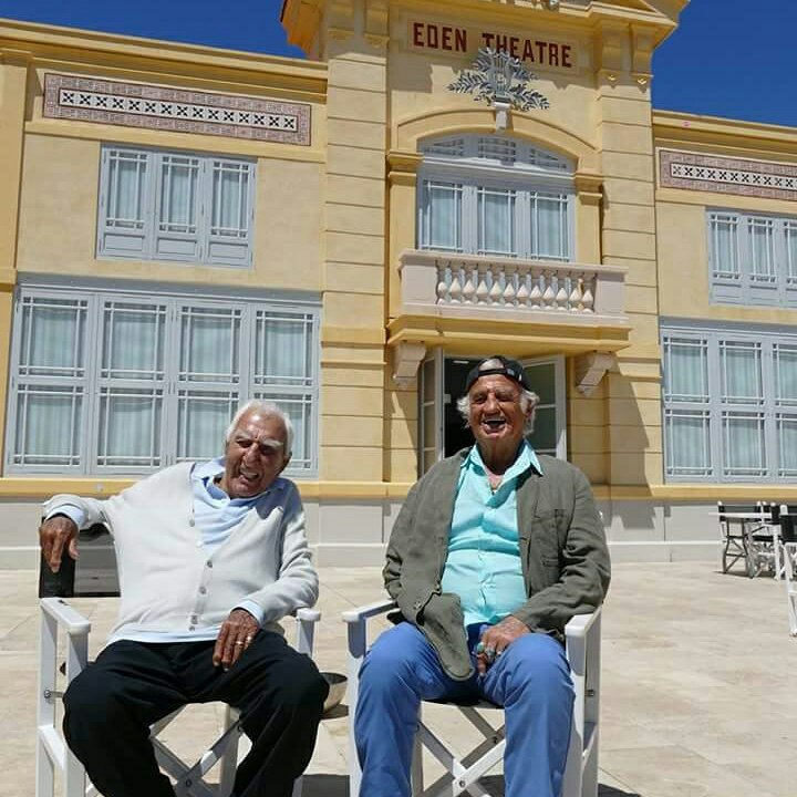 ComediesF's tweet photo. Jean Paul Belmondo et Charles Gérard au Cinéma Eden-Théâtre à la Ciotat 

#belmondo #jeanpaulbelmondo #charlesgerard https://t.co/T9Q58veaQB