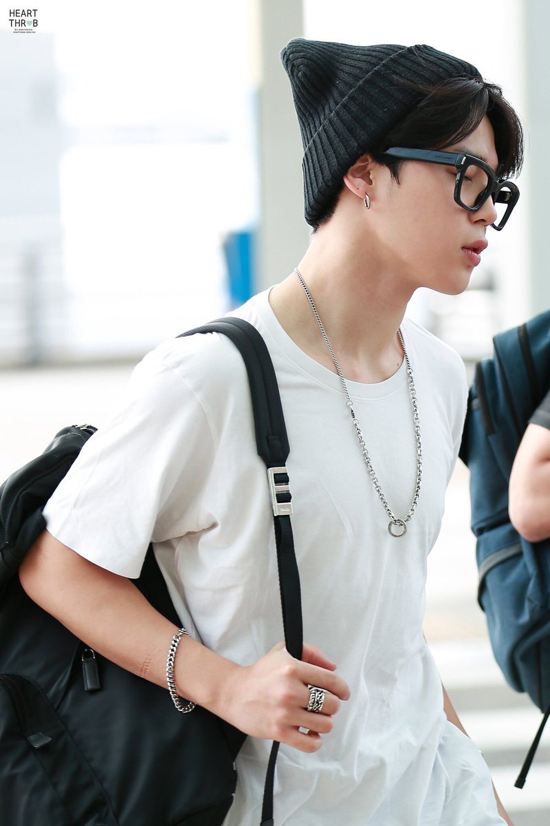 flufflingly's tweet photo. jimin in white shirts
[requested] https://t.co/bpYL7JxMWH