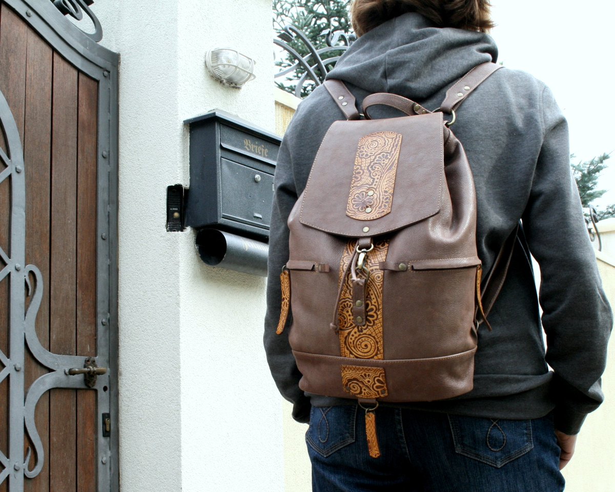 jamaika122's tweet image. etsy.com/listing/212764… #LeatherBackpack #UniqueBackpack #CityRomanceBags #HelenArtis