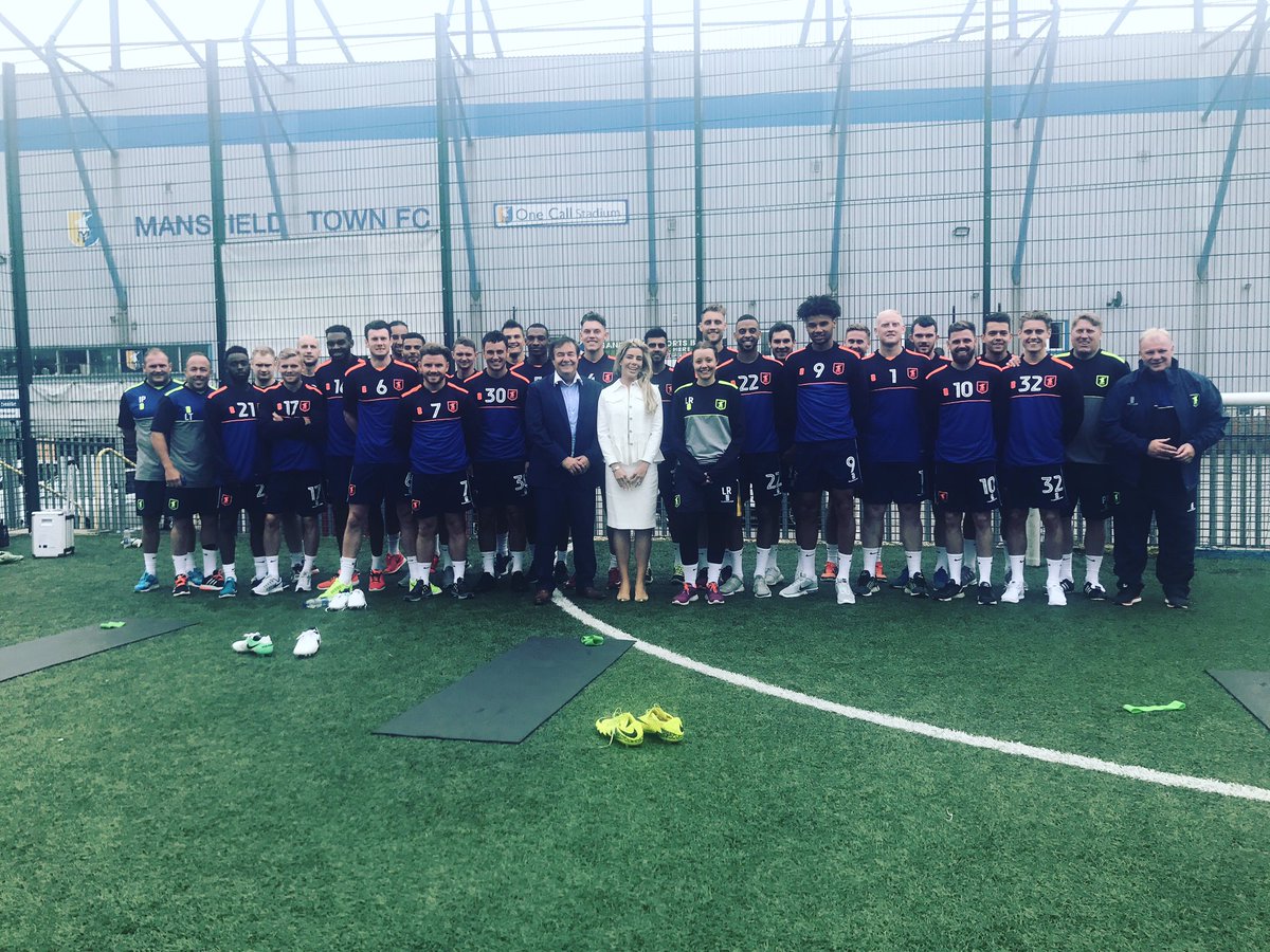 CarolynRadford's tweet image. Saturday morning squad goals! #teammansfield #projectpromotion