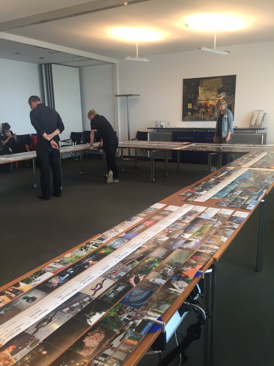 FotomarathonBER's tweet photo. Aktuell findet die Jurysitzung statt. The jury is meeting.The room is darkened for secrecy reasons! #17FMB Exhibition is on 29./30.7! https://t.co/vwNxrRMJPG