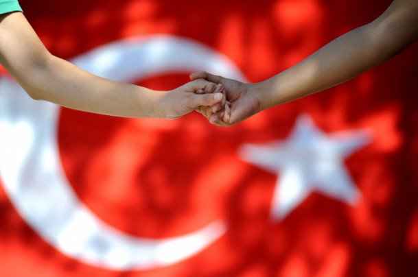 dergiCE's tweet photo. #BirIik ruhunu kaybeden bir #topIum, her şeyini kaybeder.
Bir oIaIım, iri oIaIım, diri oIaIım... https://t.co/6i8seOgZZE