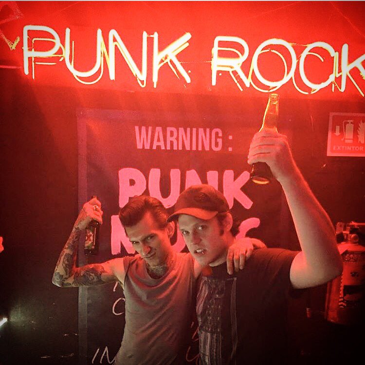 rebel_cats's tweet photo. Happy birthday bud! @JerryOther 🎂🎁🎉🍺💢🍺🖤💀✨#JerryOther #Misfits https://t.co/FVR4KrwVMe