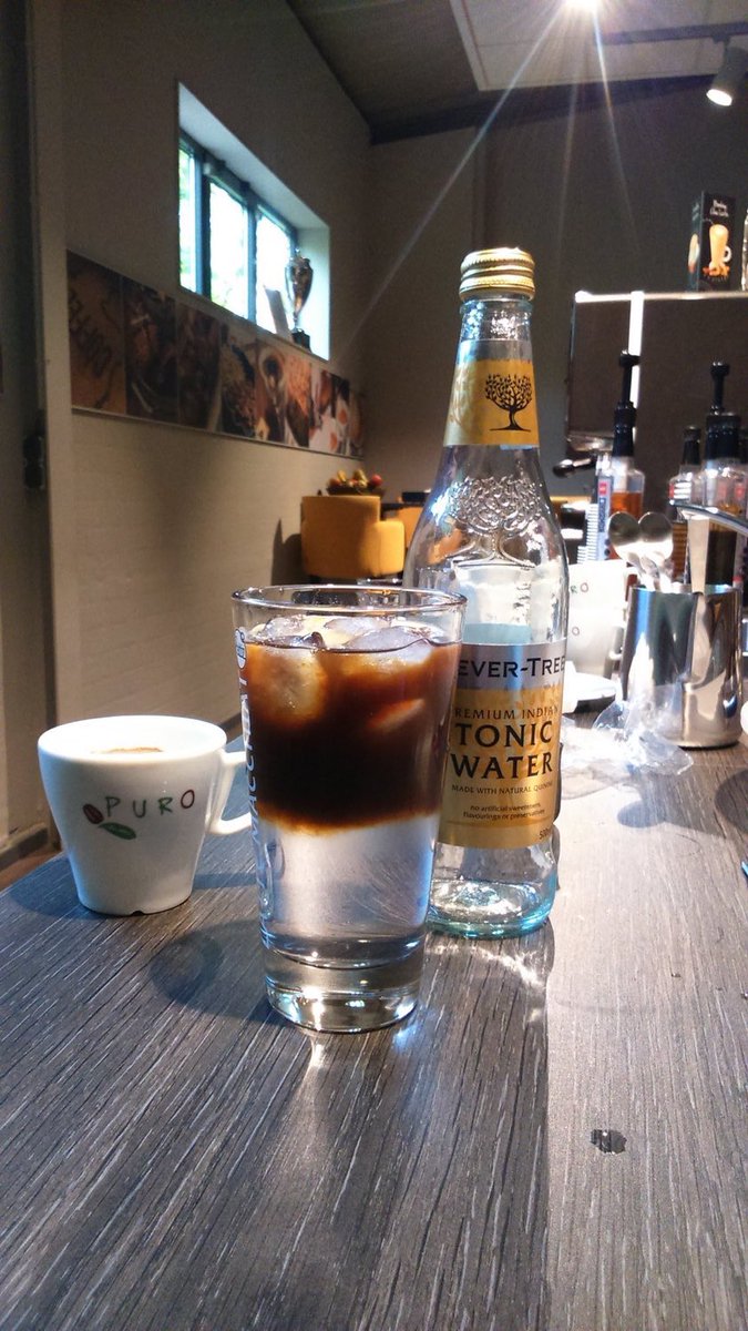 #Saturdaymorning: #Coffee tonic. Heerlijk verfrissend! <a href="/purokoffie/">Puro Koffie</a> <a href="/Mikokoffie/">Mikokoffie</a> #coffee #tonic #bittersweet #BaristaLife #recipe