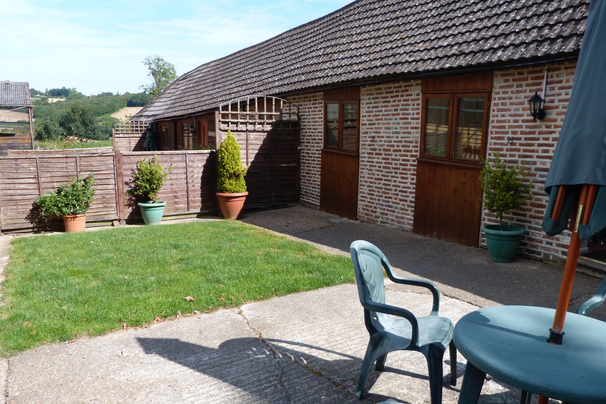 TO LET, BREDE. £725 PCM.
A semi-detached converted stable set in a rural location. 
EPC:C