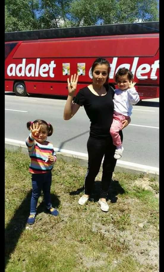 Protesto öyle olmaz Kımıl böyle olur 😎 
Helaaal 👏 👏 👏