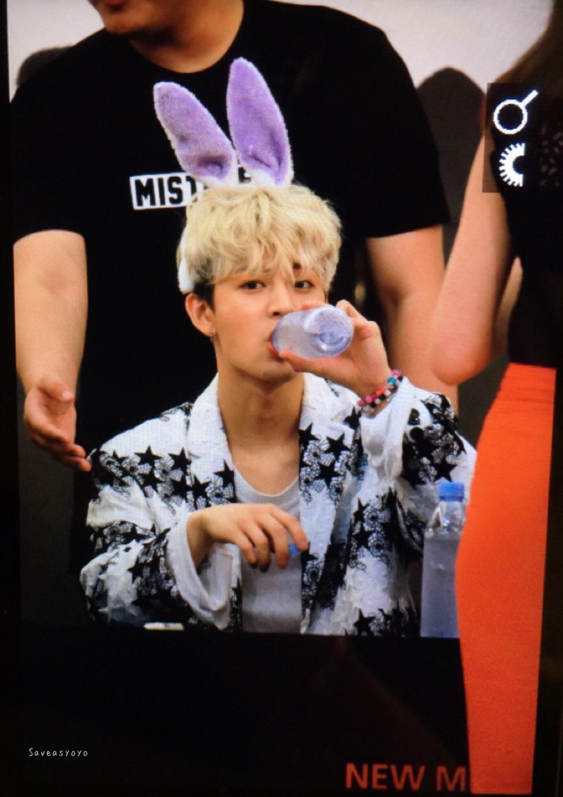 saveasyoyo's tweet photo. 170701 Yeongdeungpo Fansign
I seriously need 100% pure oxygen now 💨
#Yunhyeong #윤형 #송윤형 https://t.co/5UociiVX1V