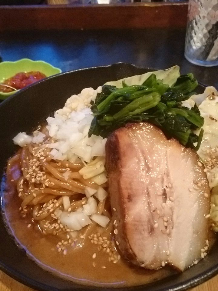 imosuke127's tweet photo. いなほの焼きラーメン♪
オリジナリティーのあるこのお店はお気に入り(-^艸^-)
メニュー全部制覇したい(๑•̀ㅂ•́)و✧ https://t.co/vJkeLjSEam
