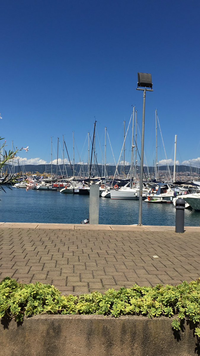 danieljohndodd's tweet photo. Lunching in Italy! #repatlife https://t.co/a0cNTwnUuI