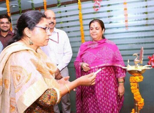 CgstDelSouth's tweet photo. #GST_DAY celebrated at GST DELHI-South Commissionerate.
@CBEC_India
@FinMinIndia
@PMOIndia
@narendramodi
@arunjaitley https://t.co/h0ut5aSnZO