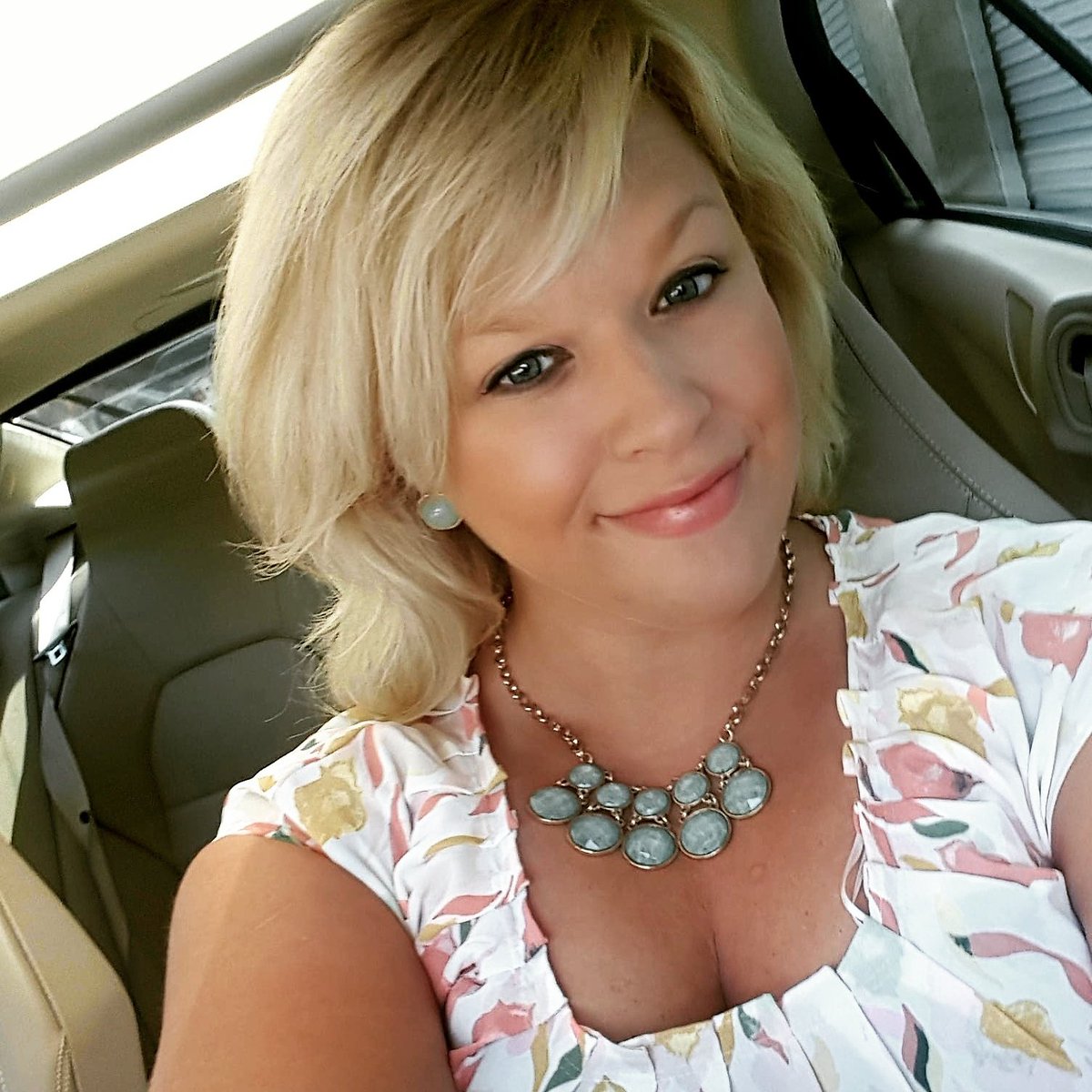WhitneyYeager25's tweet photo. #NewProfilePic https://t.co/ZQfkAP2wSN