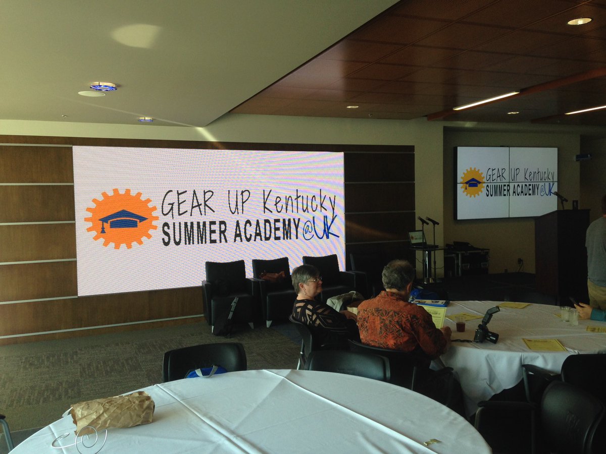 GEARUPatUK's tweet photo. Final showcase 2017 #gearupatuk @GEARUPToday #gearupworks https://t.co/97ZFYv6WJv