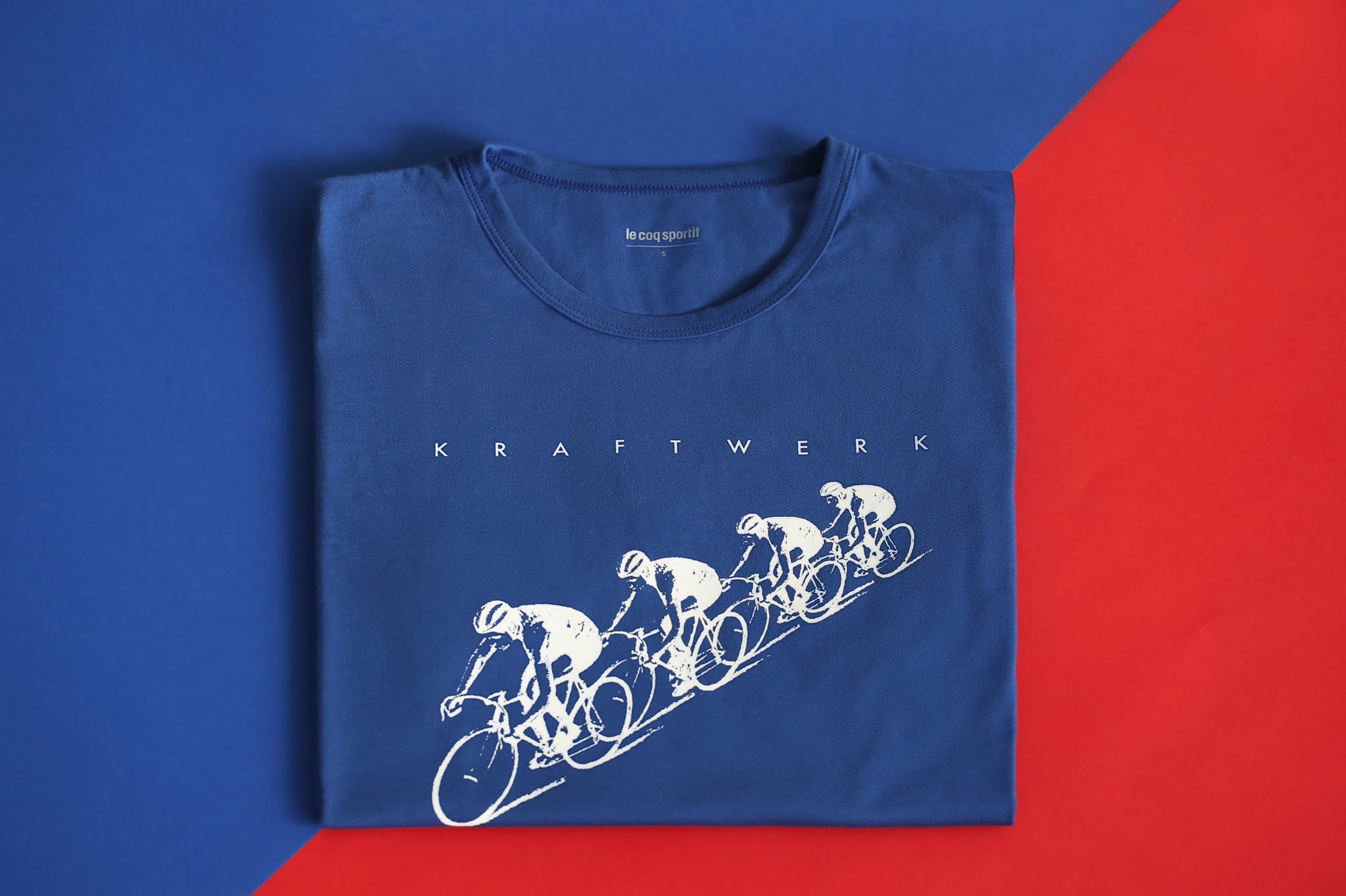 le coq sportif on X letour debute aujourd hui et nous vous presentons notre collab avec le mythique groupe kraftwerk Dispo maintenant TDF2017 https t BmPXXynw7t X