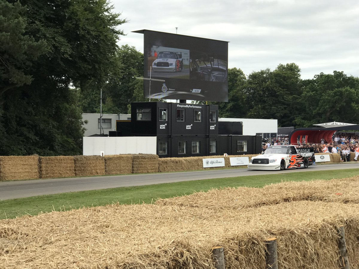 SkinnerRoundUp's tweet photo. We came to @fosgoodwood to break 50 seconds & he bloody did it! 49.08!Awesome morning run by @msthegunslinger! @Cessna @HardRock #SkinnerFOS https://t.co/5y7yBbLugv