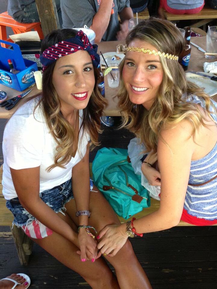 kellycrowe12's tweet photo. There's no one I miss more when this holiday weekend comes around 😔🌭 @mling513 #ComeBack #HoldMe 🇺🇸🇬🇧 https://t.co/7SPACwfB5M