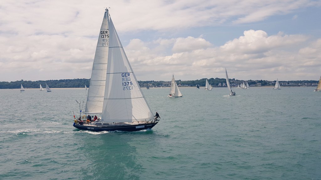 seaviewhotel's tweet photo. What fun on #RedJet6 @RedFunnel to get up close @RoundtheIsland #sailing #PureIslandHappiness thank you 😊 https://t.co/0IozJrmfi4
