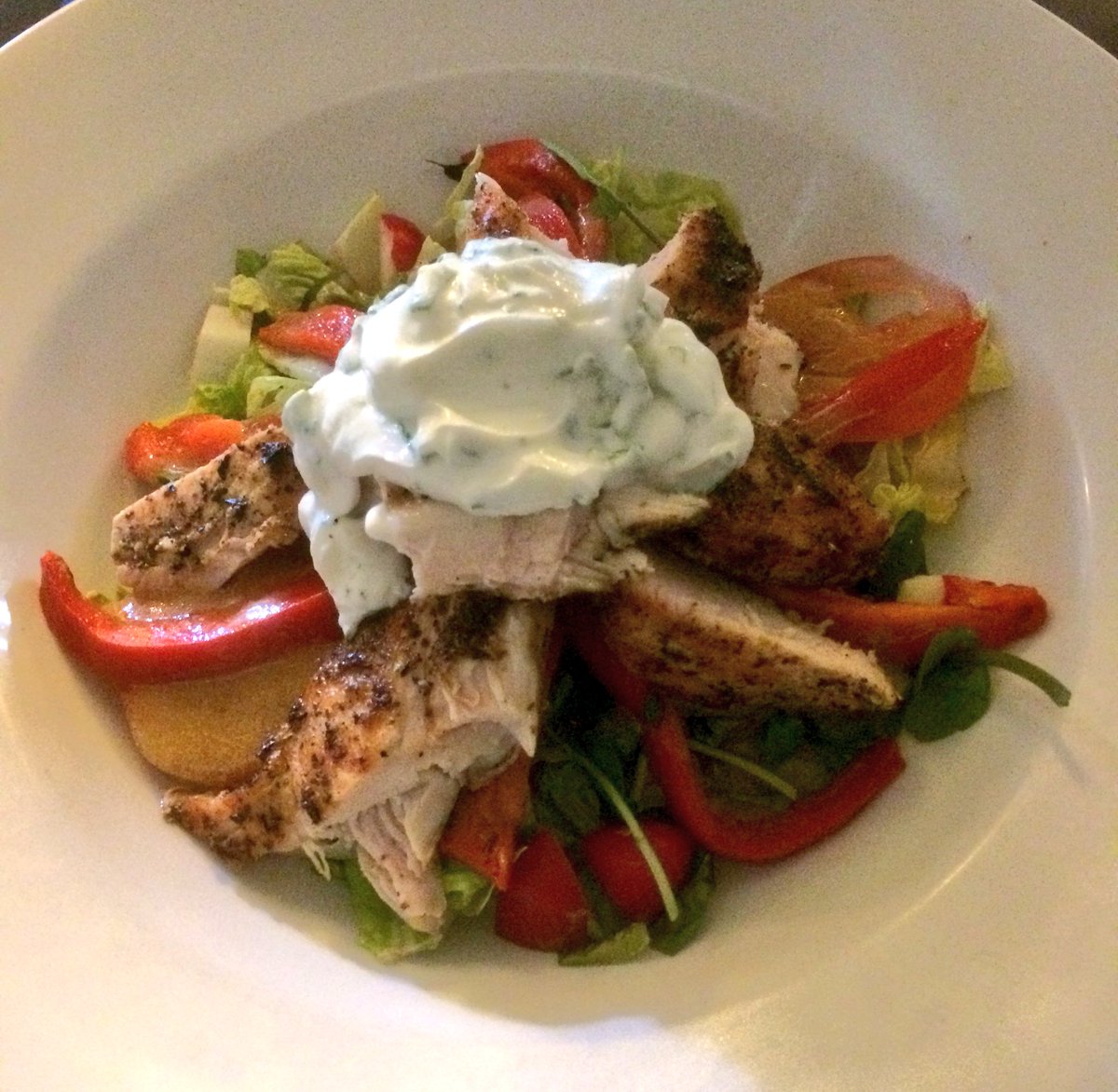RedLionKnottyGr's tweet photo. Sumac spiced chicken fillet on leaves with mint raita https://t.co/sM1PJVrXer