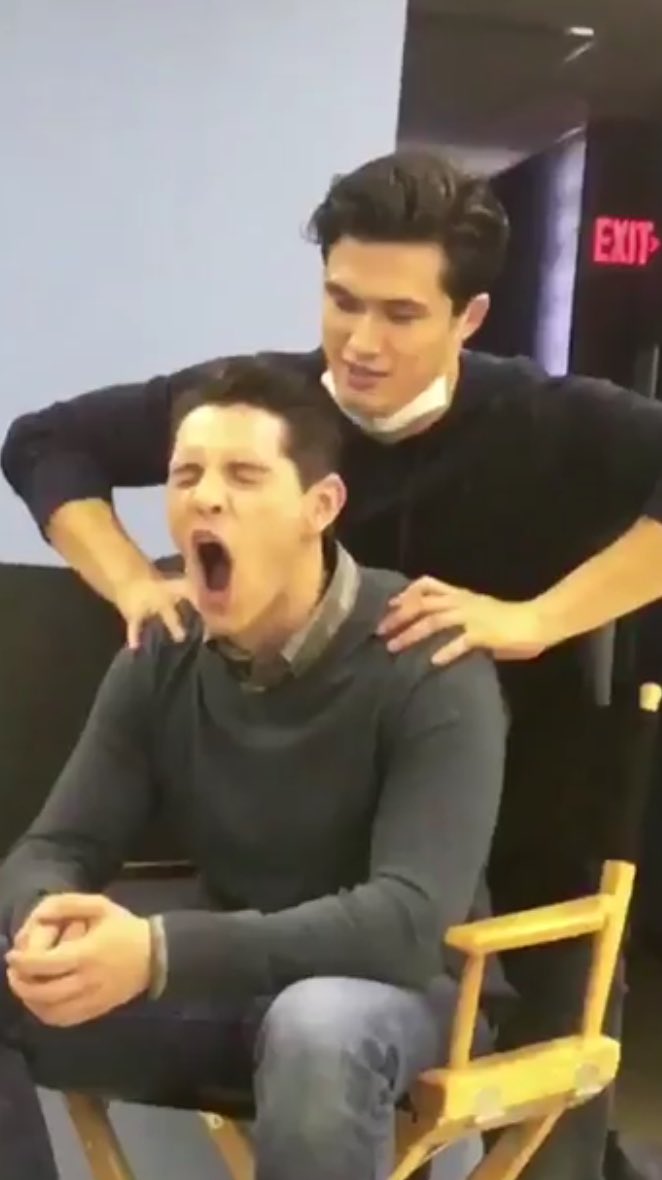 hellocupkait's tweet image. note to self: never get massages from reggie