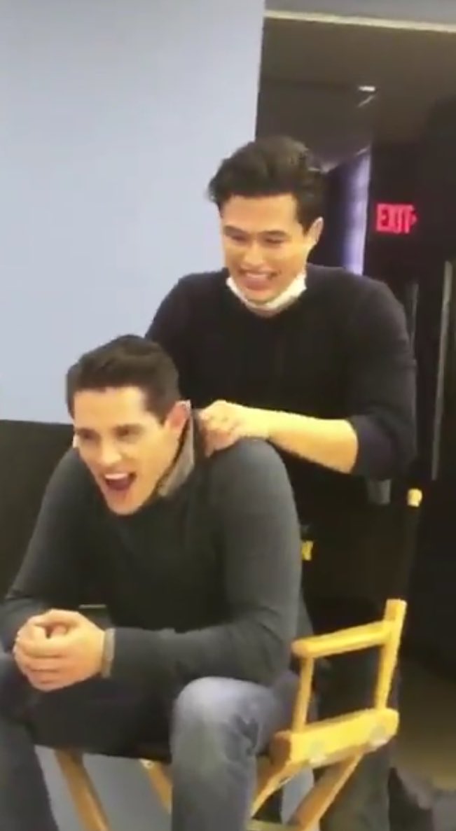 hellocupkait's tweet image. note to self: never get massages from reggie