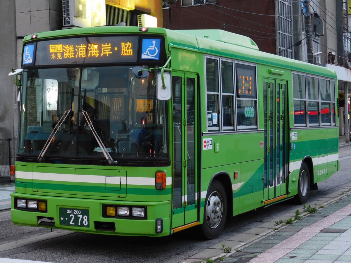 使いません 今日撮った加越能バスその1 278号 新守山 氷見駅口k 脇行き 353号 新守山k 氷見市民病院行き 元西武と新京成の8e