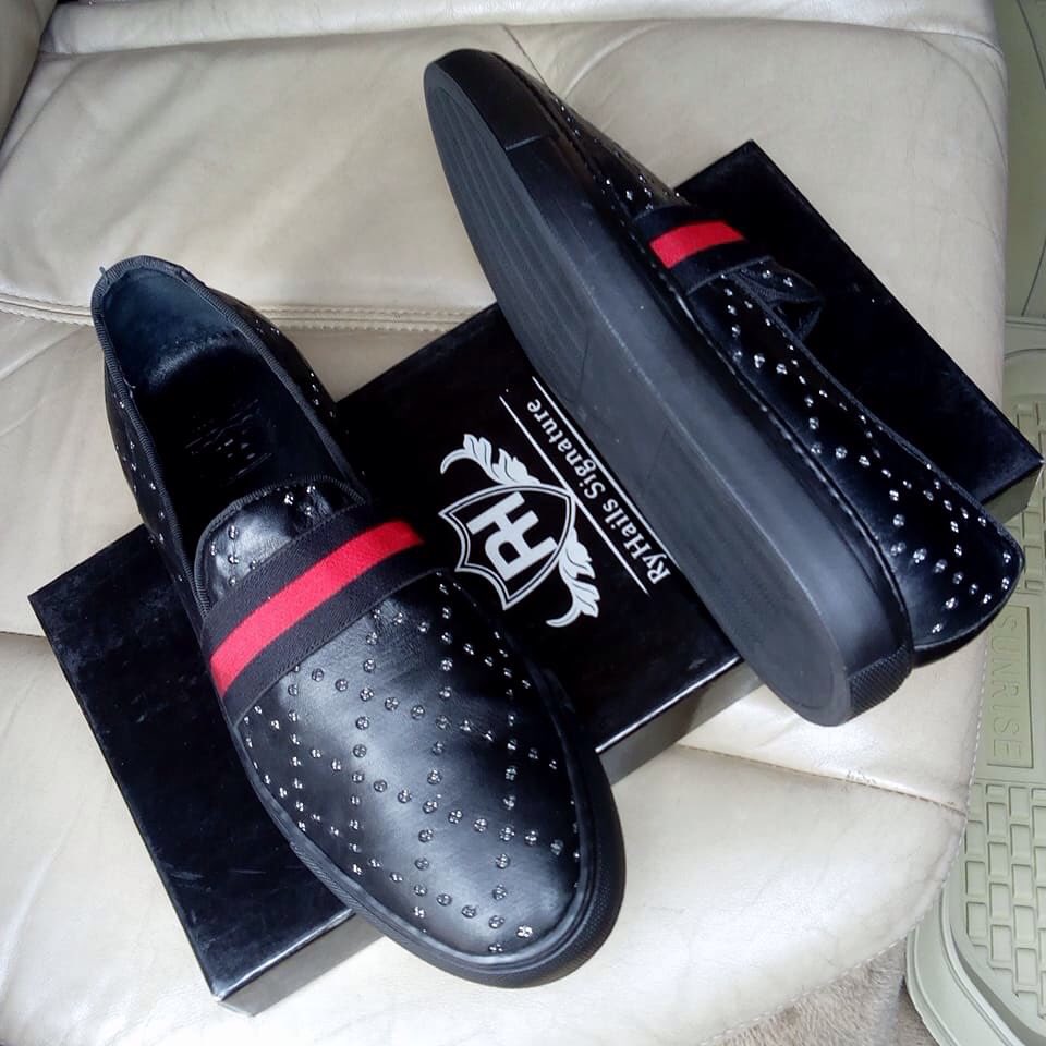 RyHails's tweet photo. Welcome to July #Casuals #RyHails #HandmadeClassics #ClassyMen #ClassyLadies #Shoes #PIN: RyHails #WhatsApp:08140321869 https://t.co/KmrBxZFijI
