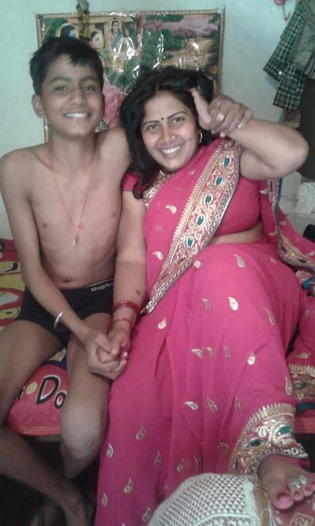Sonakshi Bhabhi on Twitter: "Young Rajdeep 14 is ready to f*** his mom #Desi #MomSon #Desimal...