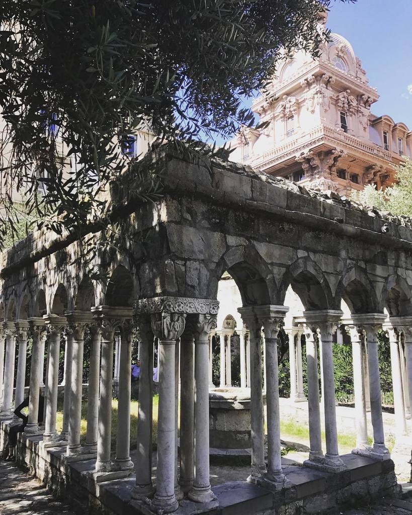 mfomin's tweet photo. Lost in Genova #italy #genova #explore #travel https://t.co/71BEpbRplA https://t.co/NydbyJaI61