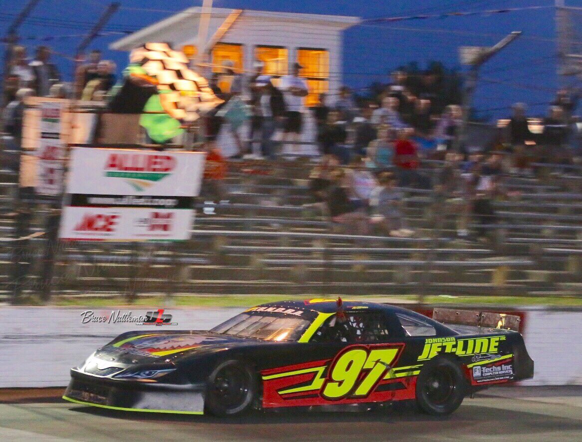 Cole_Anderson97's tweet photo. Round 2 @TUNDRAslms win! Wouldn't be possible without my awesome crew and sponsors. https://t.co/mFBGhl5Mvb