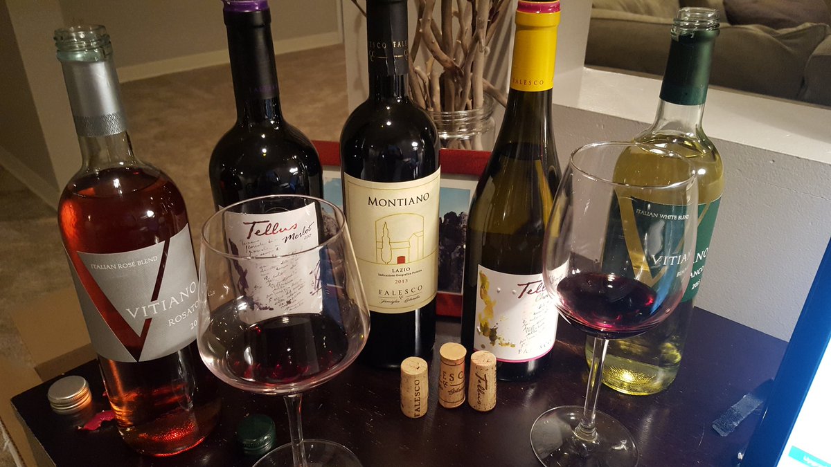 Join our #ItalianFWT chat at 10am central all about Summer Whites &amp; Reds from #Italy. 
Feat: #wine from @FalescoOfficial in #Lazio + #Umbria