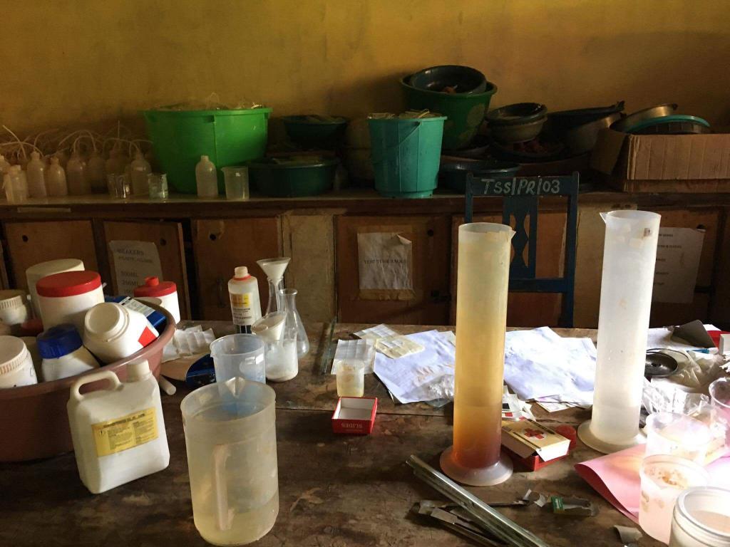 DziedzicKarina's tweet photo. Visiting the past @EPAfrica investment, which created Tendere's school Laboratory #epafrica17 #internationaldevelopement #socialimpact https://t.co/cdp3s57ut1