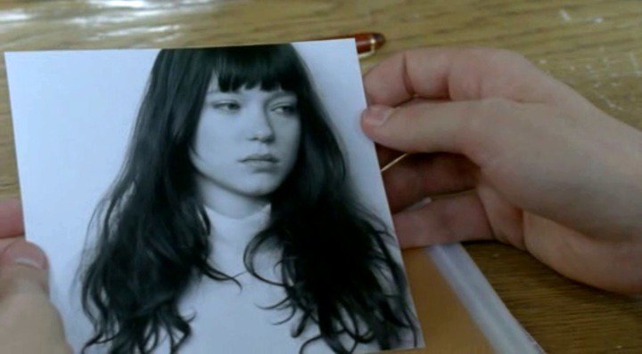 New happy birthday shot What movie is it? 5 min to answer! (5 points) [Léa Seydoux, 32] 