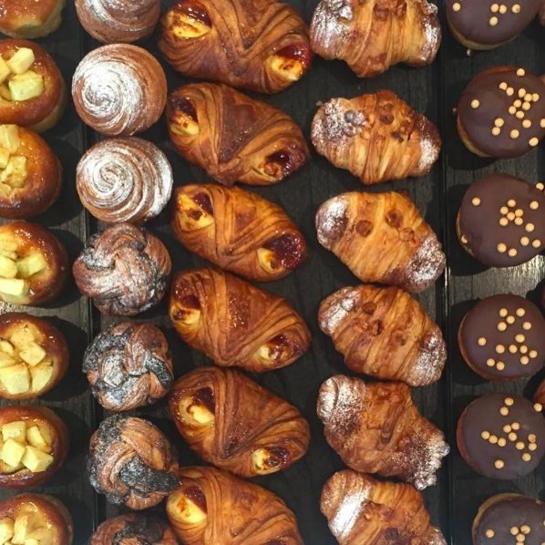 MiamiHeraldFood's tweet photo. New treats on the way as Bachour Bakery changes name, revamps after Bachour split https://t.co/JEnmC73O3M https://t.co/Mmj6hNaNpu