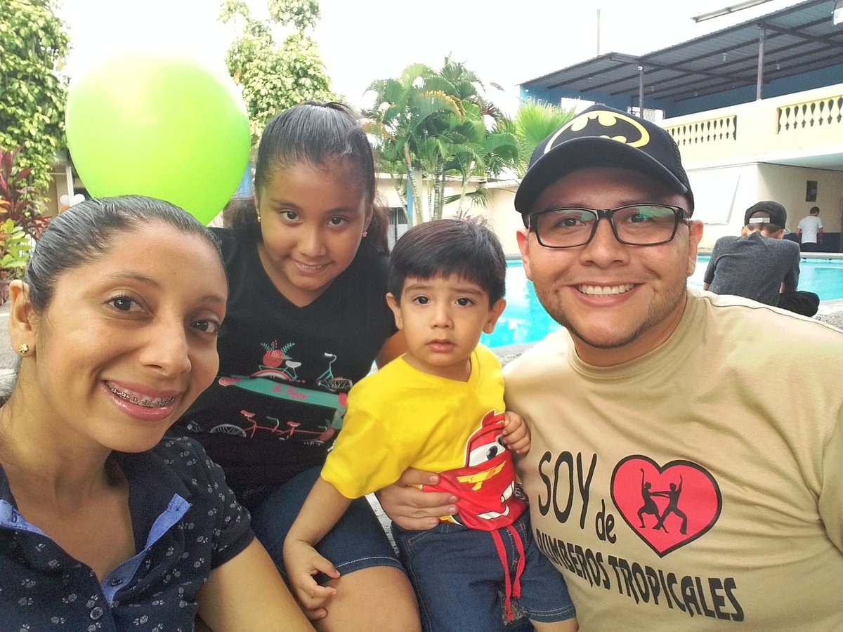 ruddybozada's tweet photo. Cuida tu sonrisa y salud bucal con ➡ @DrPeterValverde @WorldSteticGye #Urdesa #consultagratis separa ya!! ☎ 6027410 #WhatsApp 0996866706 https://t.co/VKsZU9Q4Dk