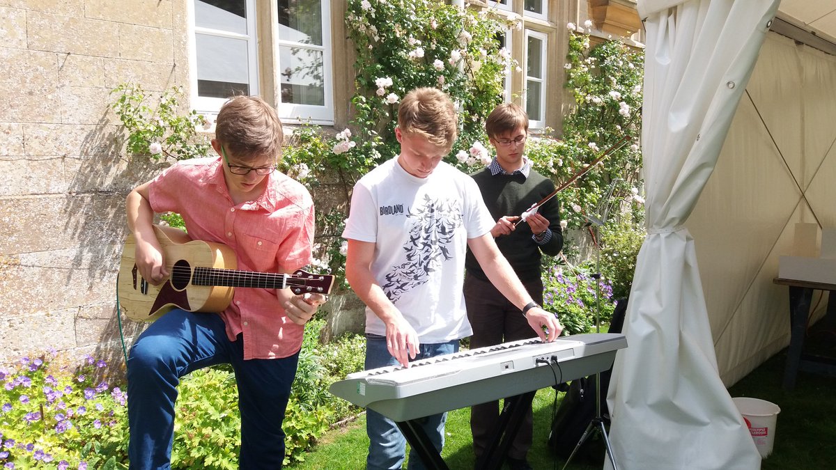 EPQanata's tweet photo. The group setting up earlier today, had a great time @WessexMSTherapy 's garden party! https://t.co/JPjOP1u0li
