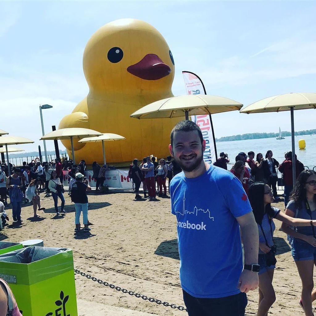 brachynerd's tweet photo. What the duck? Loving the giant duck at #Toronto #harbourfront. 🇨🇦🇨🇦🇨🇦
.
.
.
#canada150 #canadaIG #torontoIG #Glob… https://t.co/CdOtd6d68E https://t.co/py9GjxmWhJ