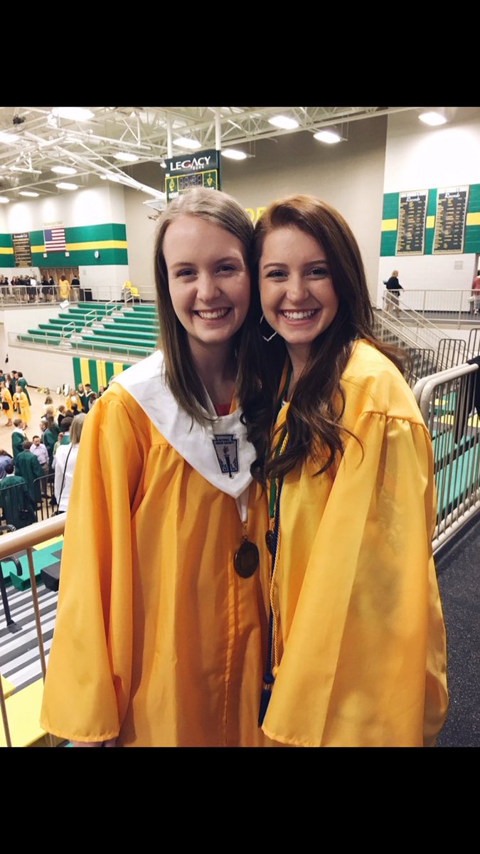 bsullysing's tweet photo. Happy Bday Smelly Melly. Thanks for being my older sister, mom, my 5 year old sister, and my BFF https://t.co/Pwpn833aLh