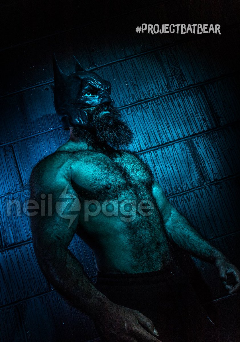 nzpageimages's tweet photo. Ready to stalk his next victim #projectbatbear #bearded #hairymuscle #maskedman #fetishphotography #neilzpage https://t.co/njxMF5p4c2