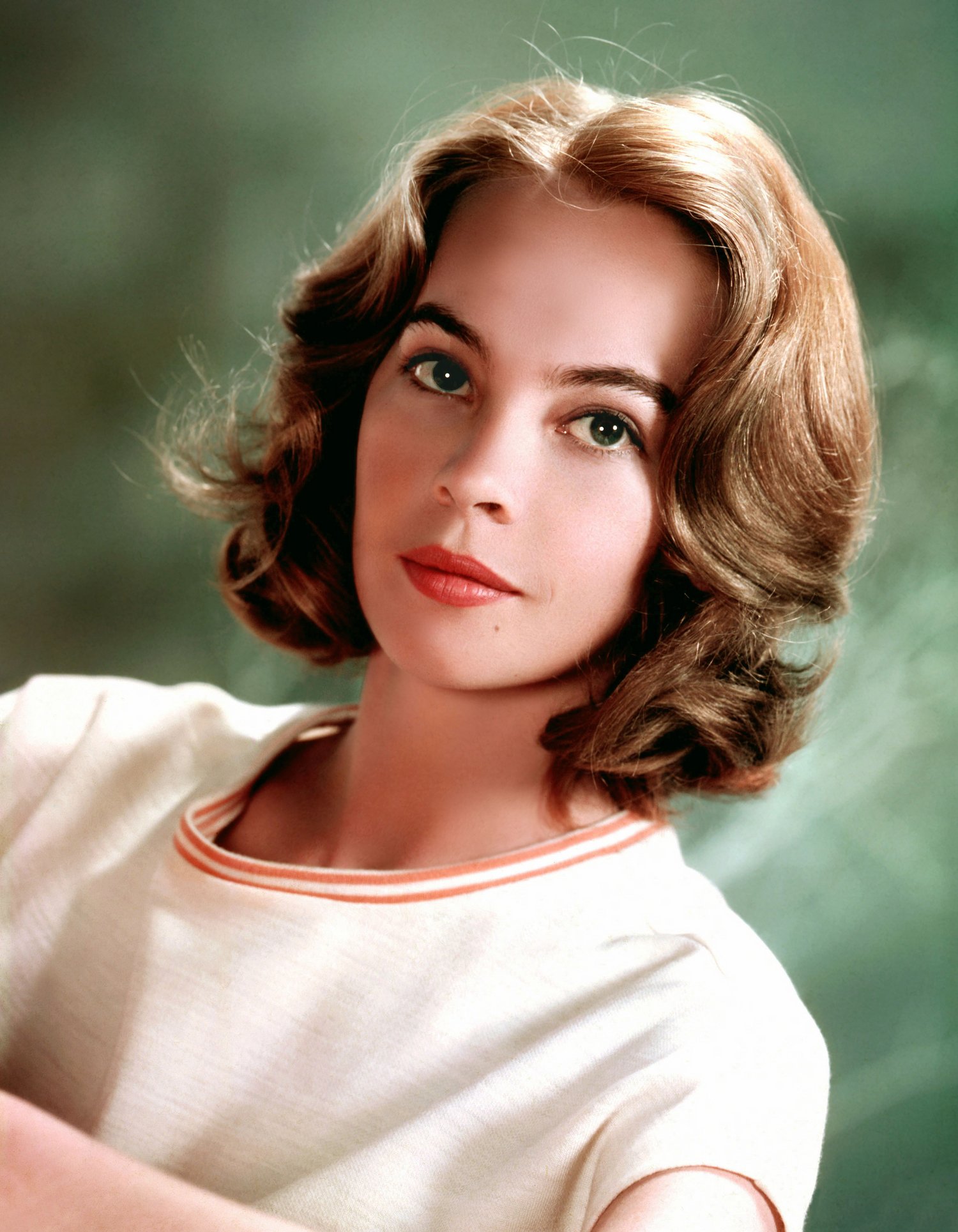 Happy 86th Birthday to Leslie Caron! 