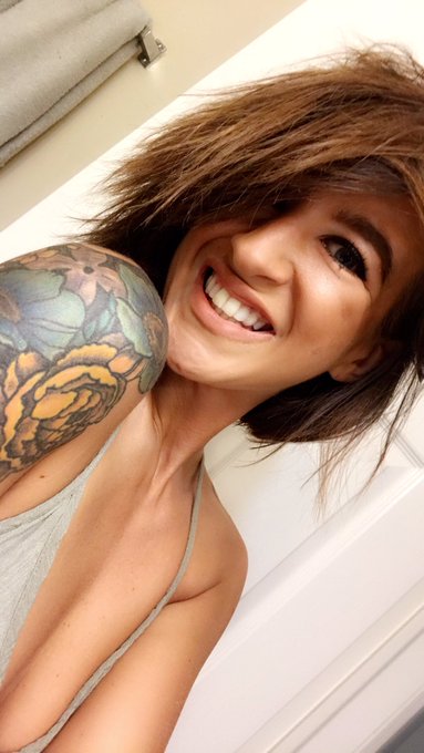 Hi. https://t.co/WPv5ALLaXy<a href="/tag/humpday"class="tags"><span>#humpday</span></a><a href="/tag/forguysmag"class="tags"><span>#forguysmag</span></a>