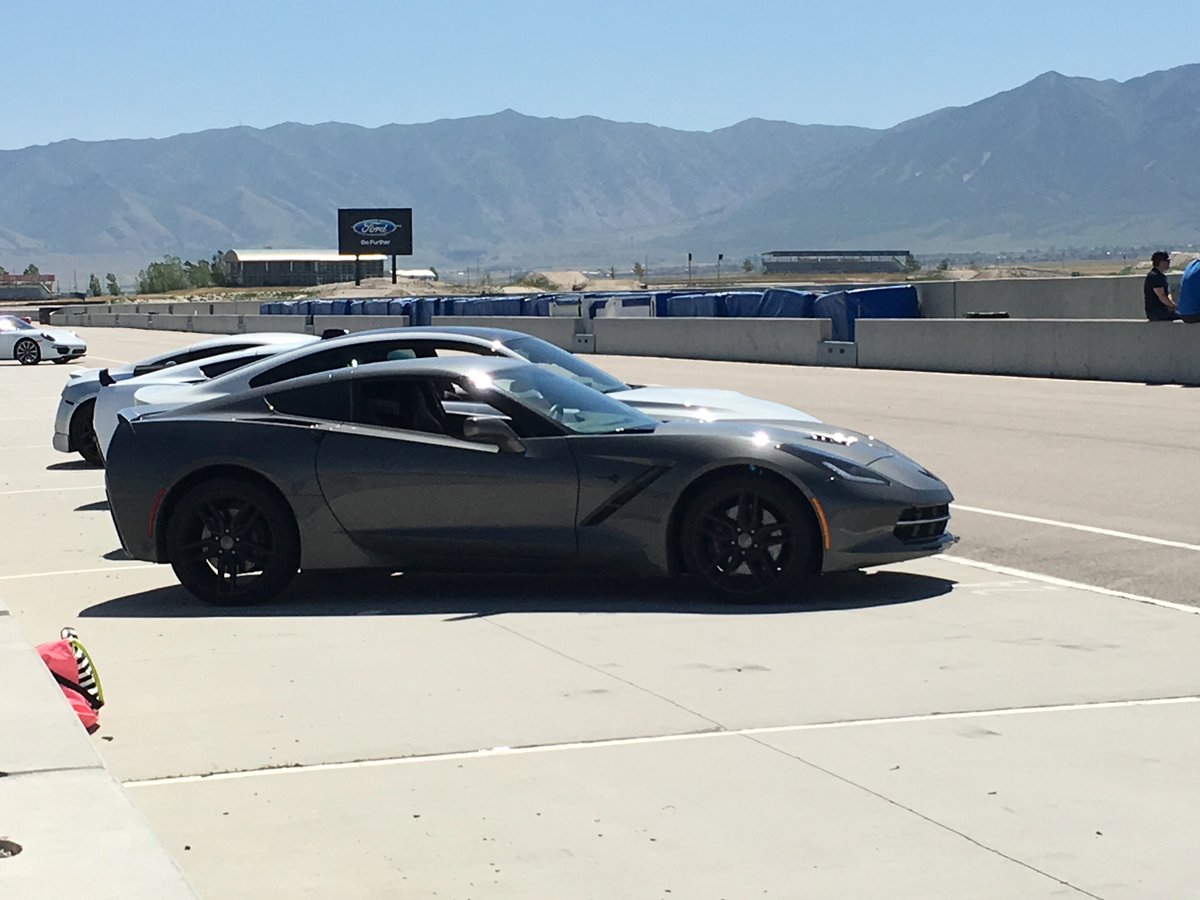 mitchanelson's tweet photo. Track day with the Vette. Love my Stingray! #realestateinvestingrocks https://t.co/4DVa3khGOk