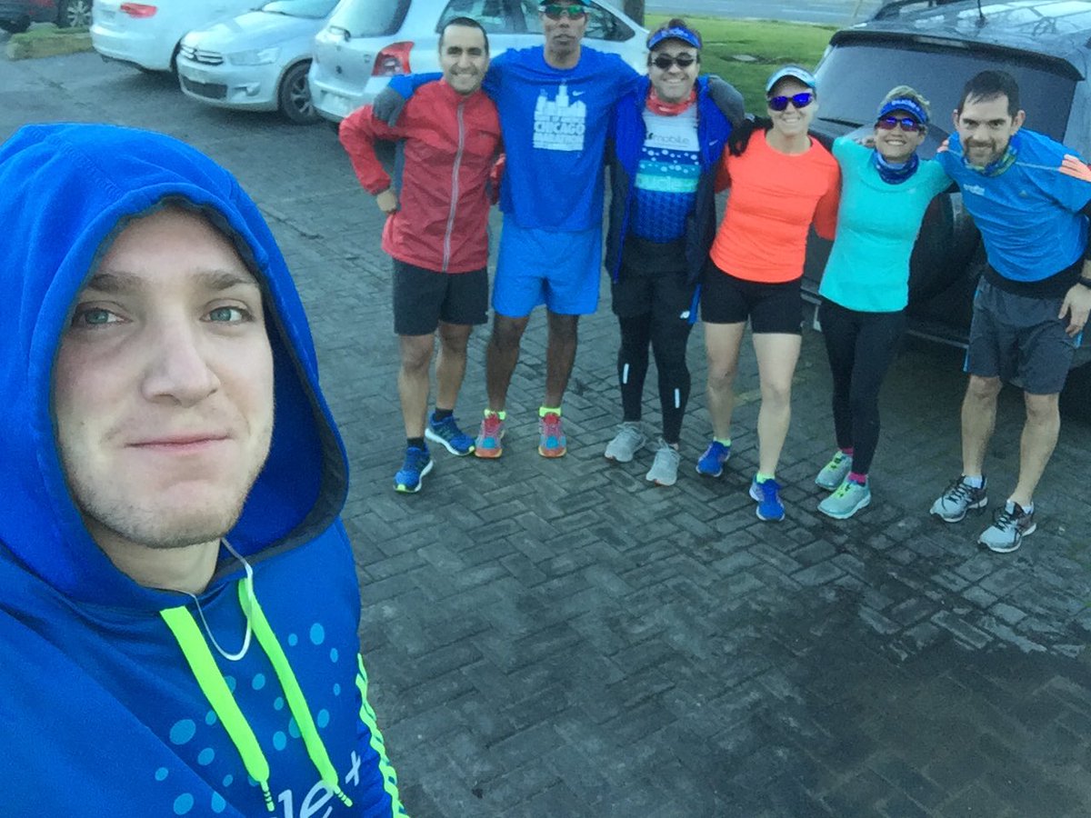 BucleTraining's tweet photo. También los runners salieron hoy temprano a su entrenamiento, en esta excelente mañana #SomosBucle #Bucle+ #buclerunning #B+ https://t.co/4fUqt6SLLc
