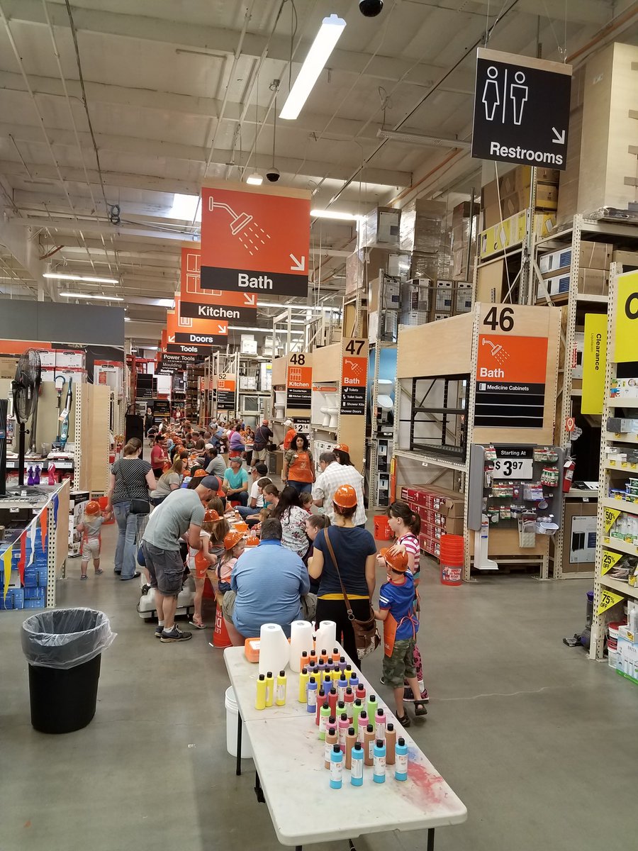VickiRaeTHD's tweet photo. Happy 20th Birthday Kids Workshop! https://t.co/zhlKTz0r7B