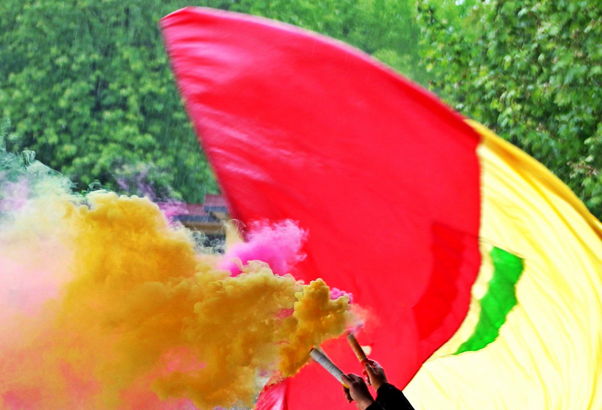 AcBraAsd's tweet photo. "Sarò sempre al tuo fianco, io di te non mi stanco, sei la cosa più bella che c'è!" #BraFront #Ultras #Tifosi #Fans #ForzaBra🚩📢🥁⚽💛❤️ https://t.co/6RmfCFHGCg