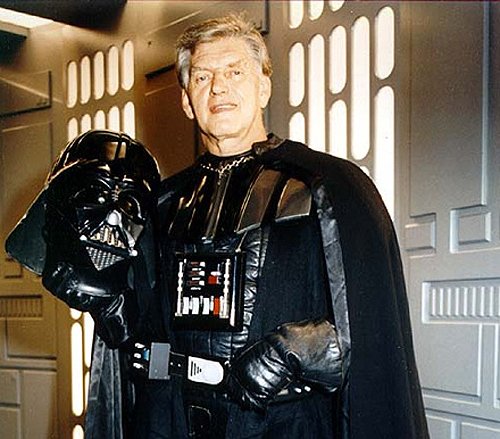 A happy 82nd birthday to a longtime favourite of many a genre fan, the one and only David Prowse. 