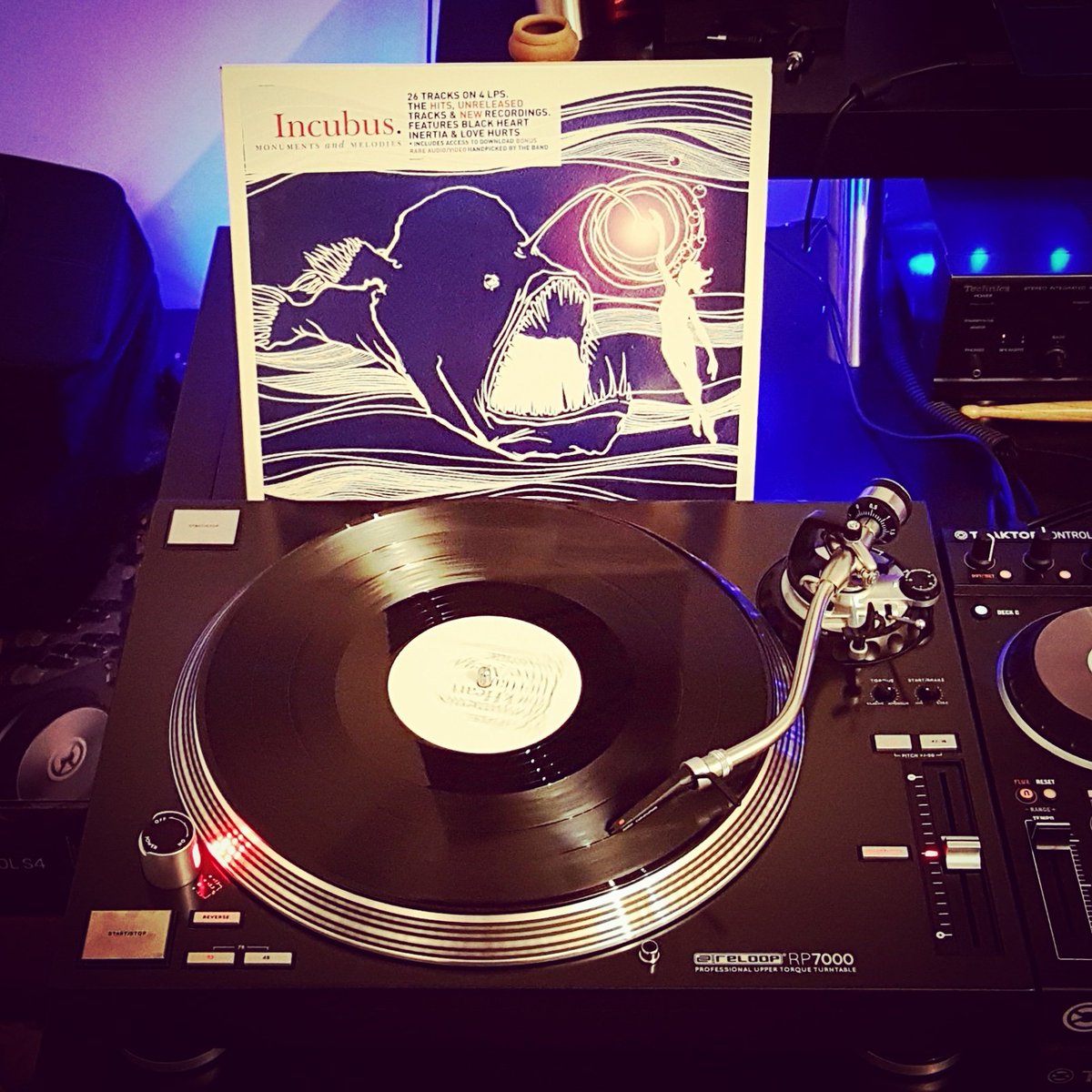 DjNickKeeling's tweet photo. #incubus # #reloop #relooprp7 #vinyl #vinylforlife #vinyljunkie #vinylpurist #vinylcollection #vinylcollector @incubusofficial https://t.co/dnngUVtX0X