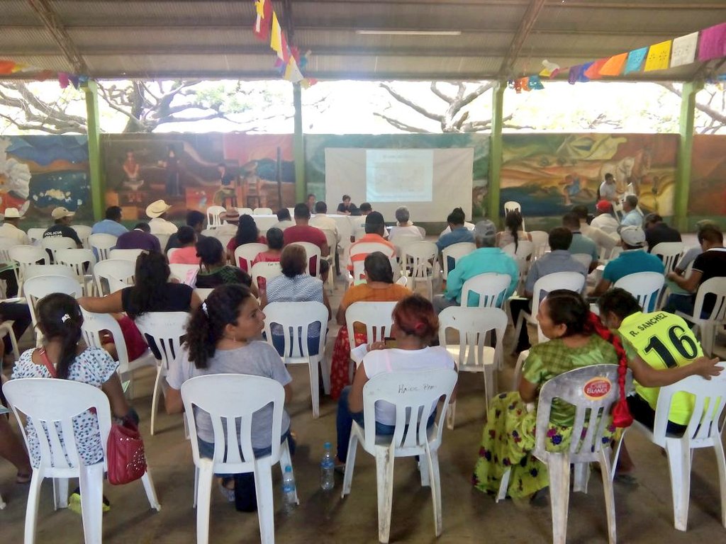 CodigoDH's tweet photo. #Oaxaca Los pueblos del Istmo, presentes en el encuentro por los derechos de los pueblos de la laguna en San Dionisio del Mar, así comienza https://t.co/LZ9lr5I7zY