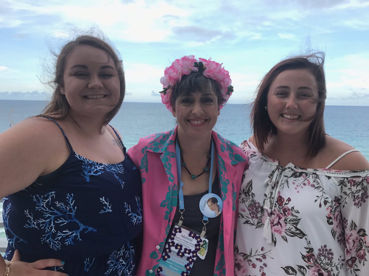 We enjoyed our time yesterday selling water bottles and enjoying a beach themed alumnae dinner night 💎🎉